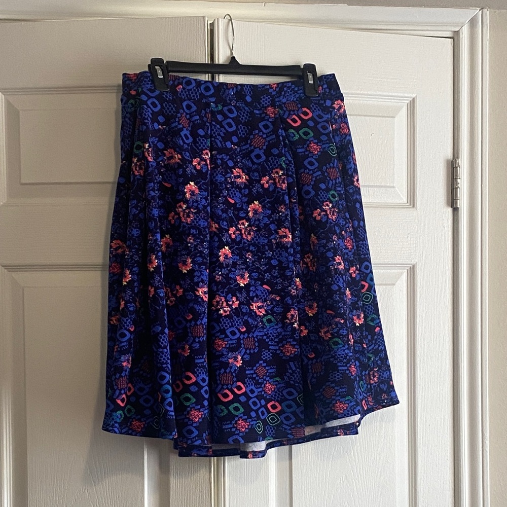 LuLaRoe Madison skirt. Size large